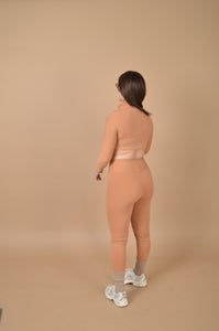 CROP TOP CON MANGA NUDE BROWN